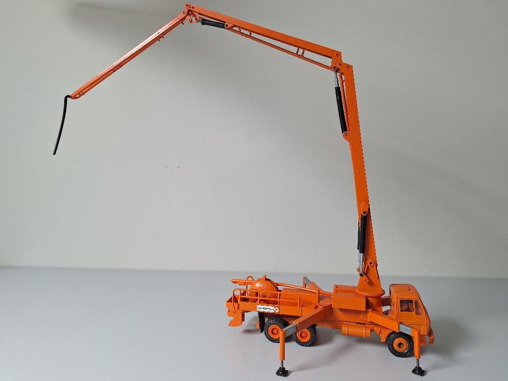 Mercedes Betonpomp 6x4 Conrad 3082., Hobby en Vrije tijd, Modelauto's | 1:50, Ophalen of Verzenden, Zo goed als nieuw, Bus of Vrachtwagen