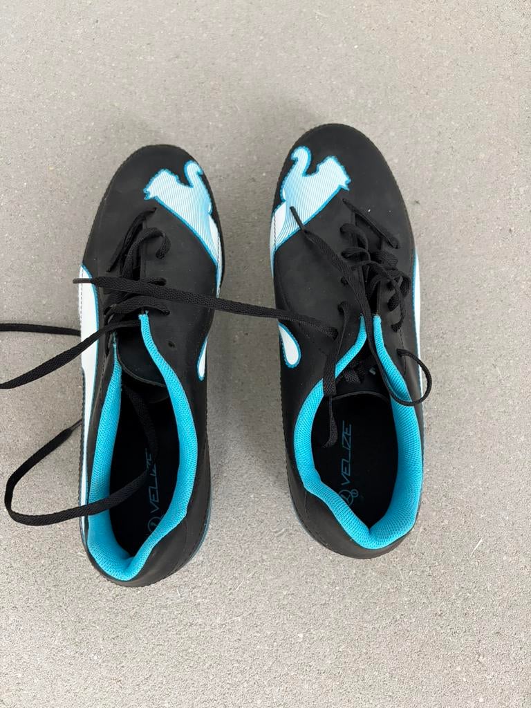 Puma voetbalschoenen maat 38, Kleding | Dames, Ophalen of Verzenden, Gedragen, Sportschoenen, Zwart