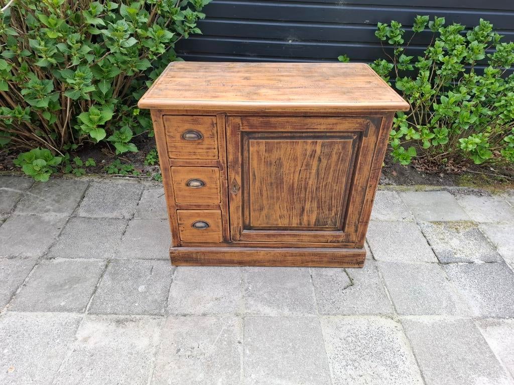 Oud massief houten meubel met 3 lades en inklapbaar deurtje, Ophalen