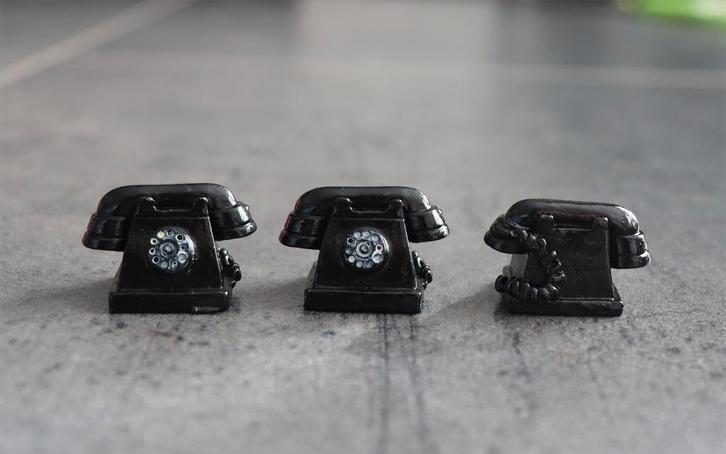 Retro telefoon miniatuur nieuw 1:12, Verzamelen, Poppenhuizen en Toebehoren, Nieuw, Decoratie, Ophalen of Verzenden