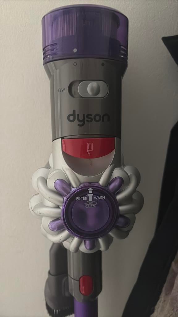 Dyson v8, Witgoed en Apparatuur, Stofzuigers, Ophalen of Verzenden, Zo goed als nieuw
