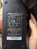 Oplader fietsaccu, Ophalen of Verzenden, Gebruikt