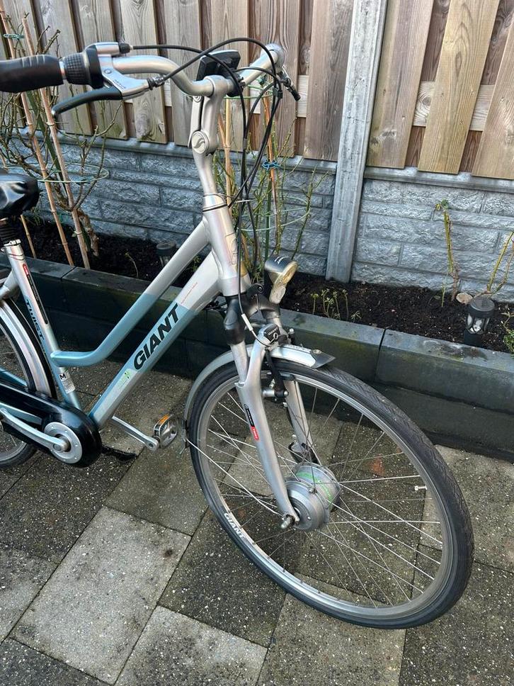Damesfiets Giant,28 inch,7 versnelling, hand/tromelremmen, Fietsen en Brommers, Fietsen | Dames | Damesfietsen, Zo goed als nieuw