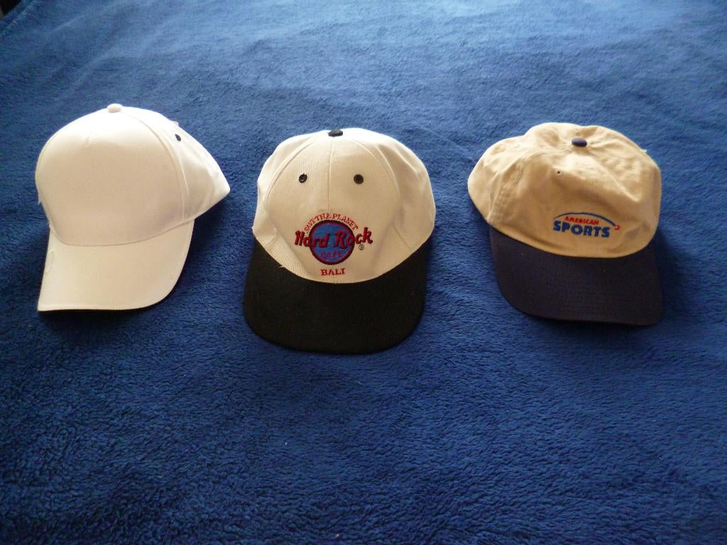 3 Petten waarvan 1 nieuw. BIJ €25 KOPEN GRATIS VERZENDEN, Beechfield, Nieuw, Ophalen of Verzenden, Pet