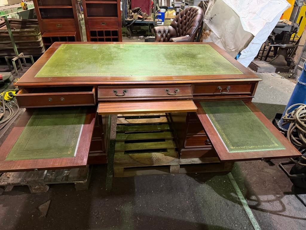 Complete chesterfield engelse kantoor inrichting.Schuurvonst, Antiek en Kunst, Ophalen of Verzenden