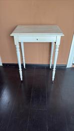 Vintage tafeltje met lade en mooie pootjes met wieltjes, Ophalen, 50 tot 100 cm, Zo goed als nieuw, 25 tot 50 cm