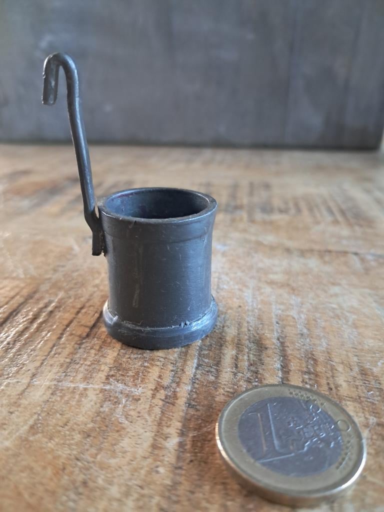 Miniatuur tinnen potje met haakje, Ophalen of Verzenden