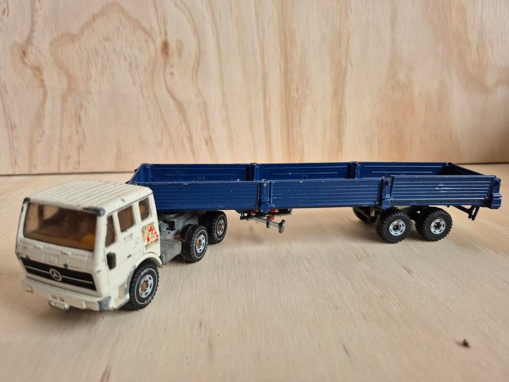 Metalen vrachtwagen heitkamp  Mercedes siku, Hobby en Vrije tijd, Modelauto's | 1:50, Ophalen, SIKU, Bus of Vrachtwagen