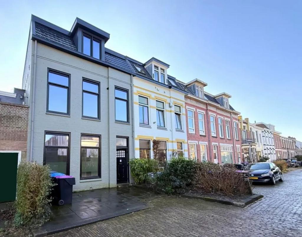 Appartement te huur (1100 inclusief) voor 1 persoon.