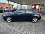 Volvo V40 1.5 T3 152PK Momentum automaat, Auto's, Volvo, Euro 6, 4 cilinders, 700 kg, Blauw