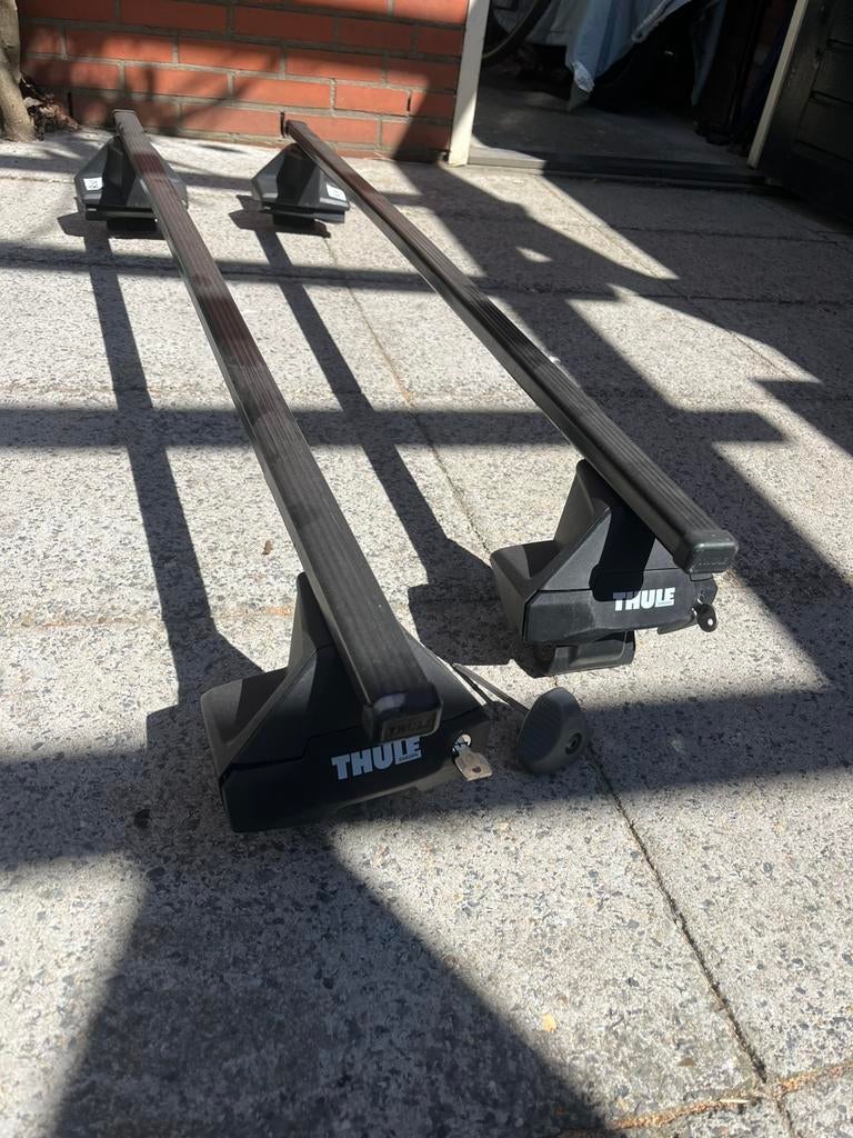 Thule dakdragers Peugeot 308 vanaf bj ‘22 glad dak, Auto diversen, Dakdragers, Ophalen, Zo goed als nieuw