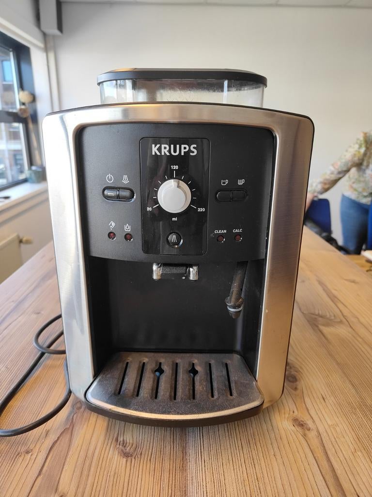 Krups Automatisch Koffiezetapparaat Type EA80 - Opknapper, Ophalen, Gebruikt, 10 kopjes of meer, Koffiemachine