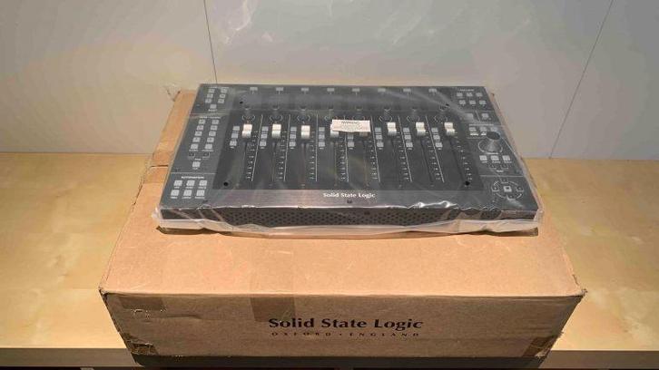 2x SSL UF8 controller zo goed als nieuw, Muziek en Instrumenten, Midi-apparatuur, Zo goed als nieuw, Ophalen