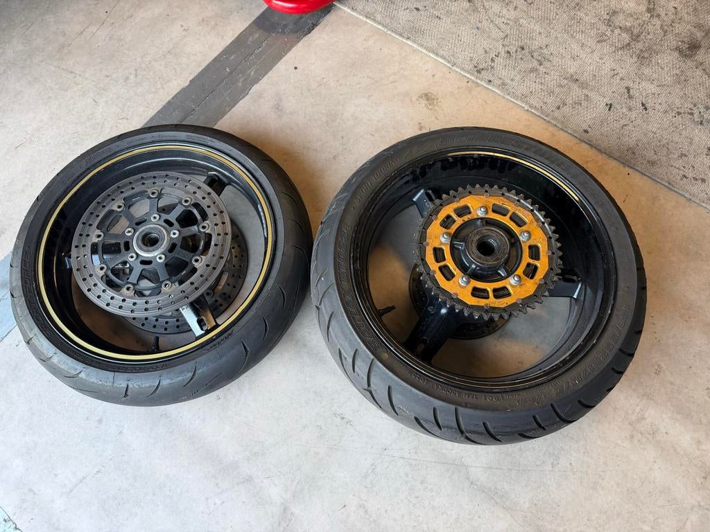 Gsxr 1000 k3 k4 velgen met remschijven en banden, Motoren, Ophalen, Gebruikt