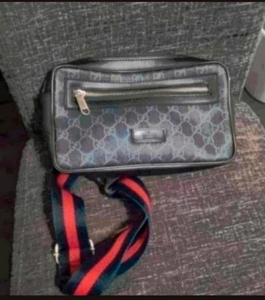 Gucci shoulderbag/ heuptas, Sieraden, Tassen en Uiterlijk, Tassen | Schoudertassen, Ophalen of Verzenden, Zwart