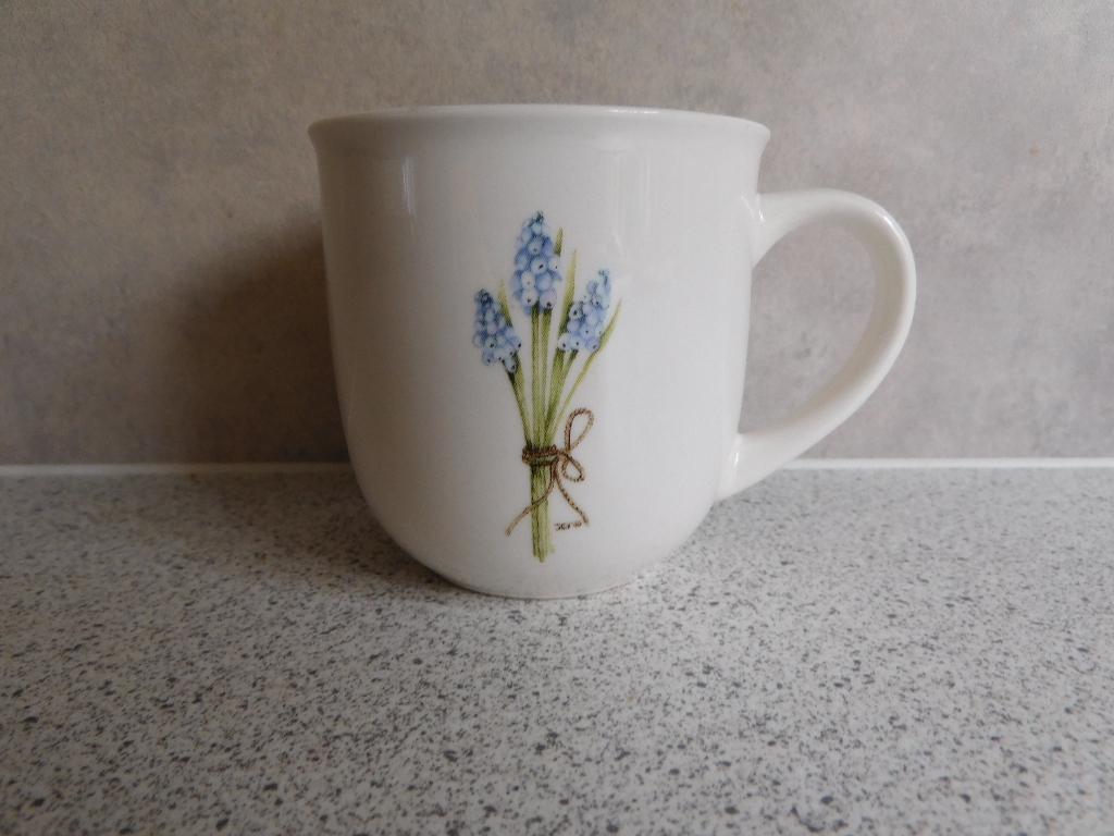 Mok 8x8 cm. Muscari Blauwe Druif JET by ter Steege, Ophalen of Verzenden, Zo goed als nieuw, Overige stijlen, Kop(pen) en/of Schotel(s)