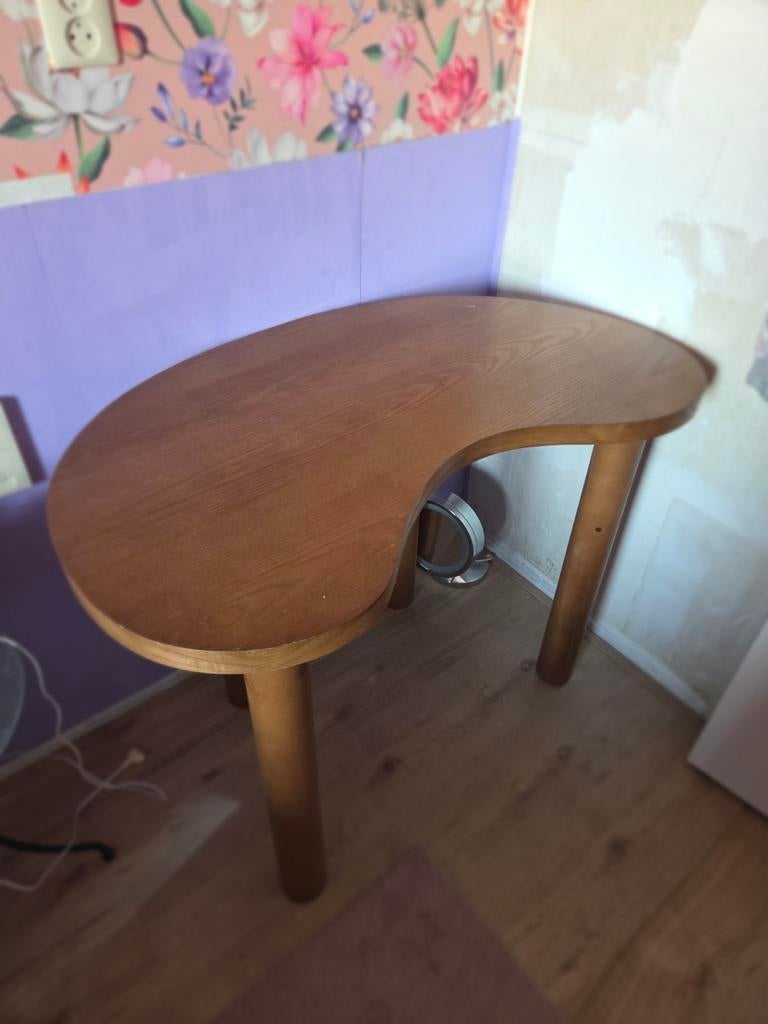 Houten sidetable / bureau met organische vorm, Huis en Inrichting, Tafels | Sidetables, Gebruikt, 25 tot 50 cm, 100 tot 150 cm