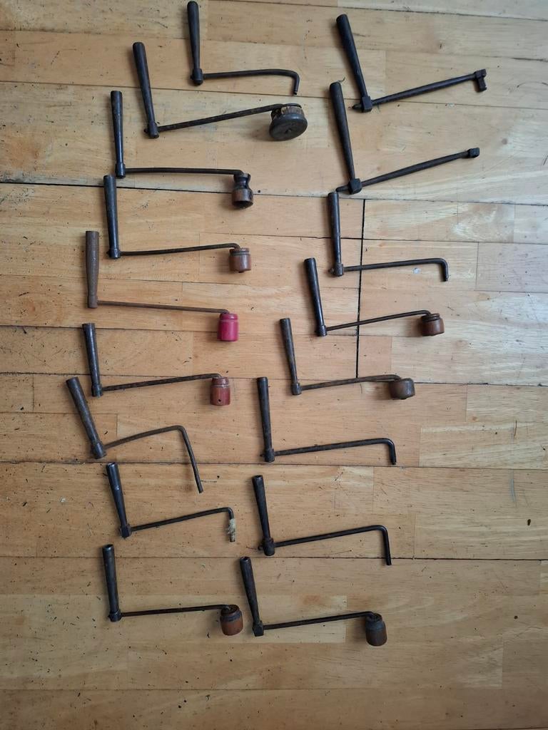 Comtoise sleutels - Prijs is per stuk!, Antiek en Kunst, Ophalen