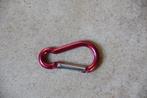 Roze aluminium karabijnhaak met lengte van 7 cm., Ophalen of Verzenden, Zo goed als nieuw, Overige typen