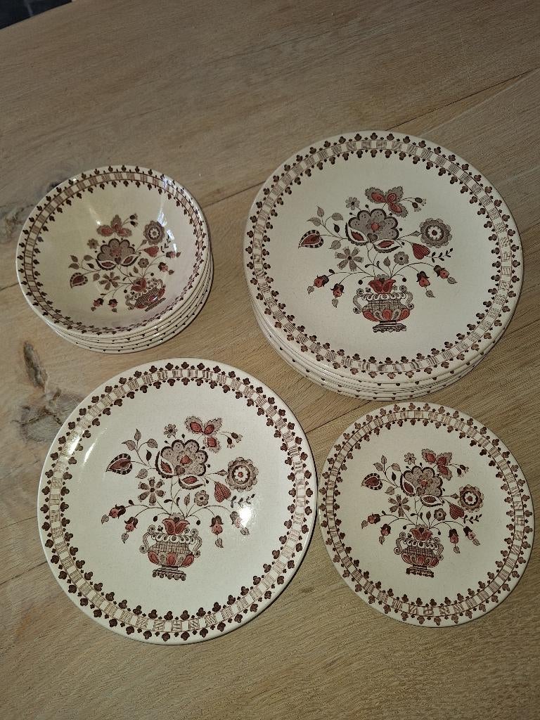Vintage Staffordshire Old Granite Jamestown servies, Antiek en Kunst, Antiek | Servies compleet, Ophalen