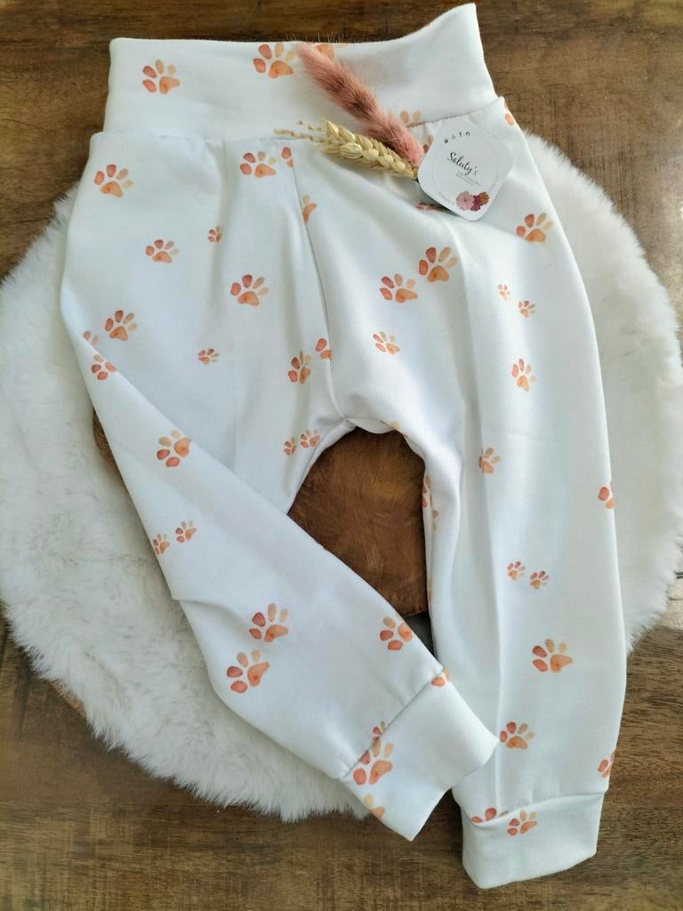 Nieuw handgemaakt • Broekje 74/80 'Oranje dierenpootjes 🧡, Kinderen en Baby's, Babykleding | Maat 74, Broekje, Jongetje of Meisje