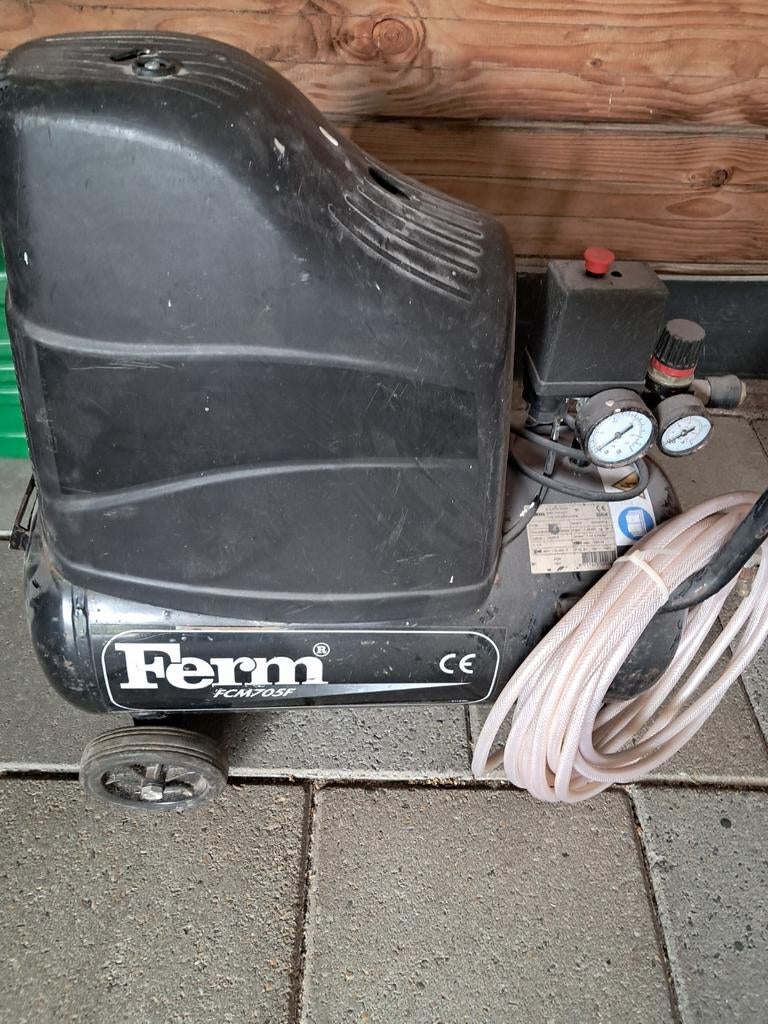Te koop Ferm Conpresor , Bieden en op te halen uit Vroomshoo, Doe-het-zelf en Verbouw, Gebruikt, 6 tot 10 bar, Ophalen of Verzenden