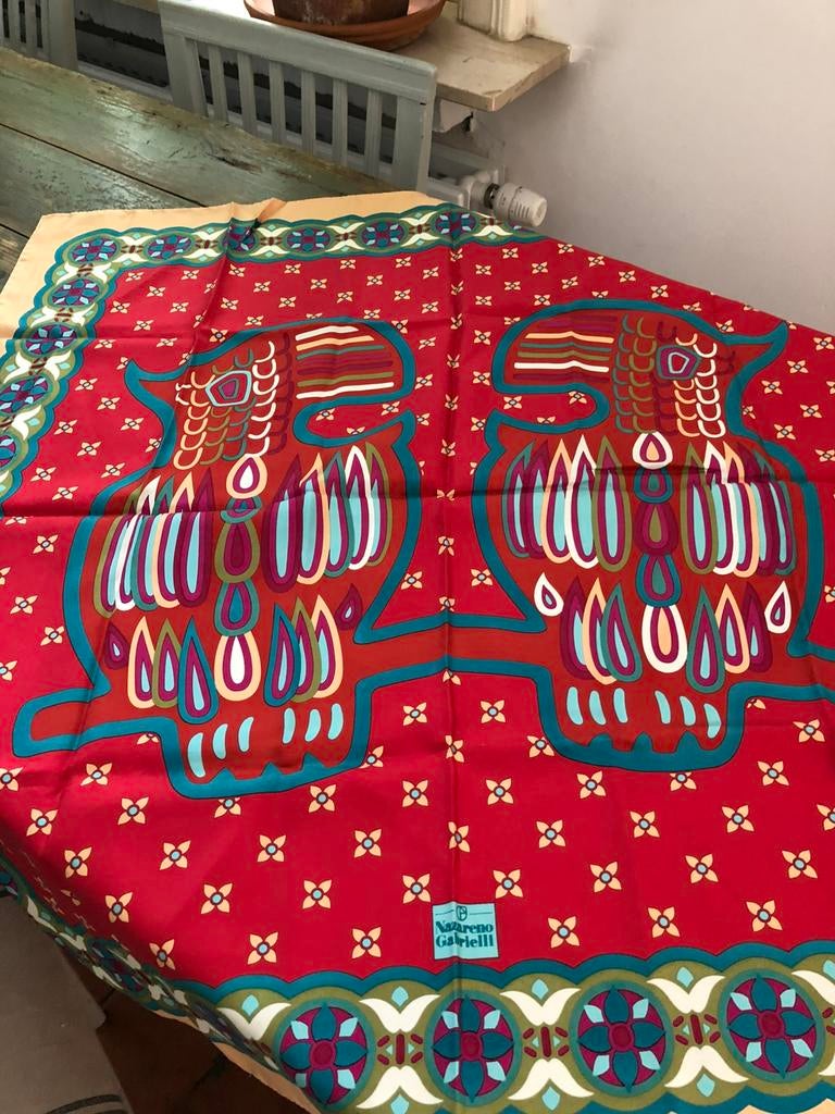 VINTAGE ZIJDEN SJAAL CARRÉ SCARF ROOD ZIJDE SILK, Ophalen of Verzenden, Nieuw, Maat 46/48 (XL) of groter, Sjaal