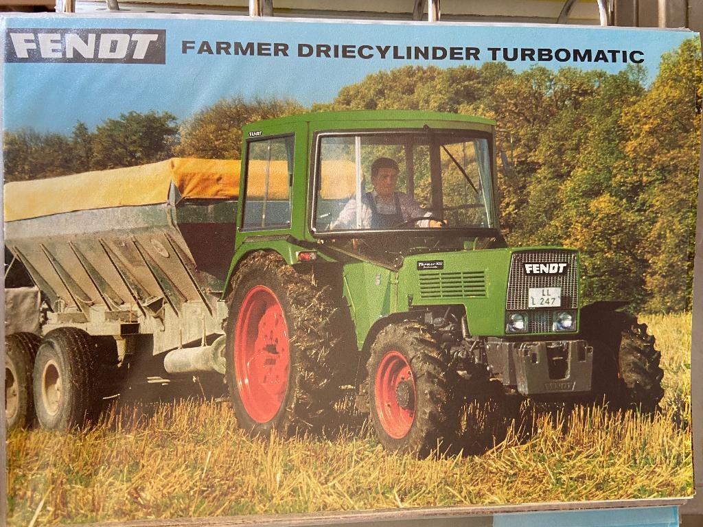 Tractorfolders, Ophalen of Verzenden, Zo goed als nieuw, Folder