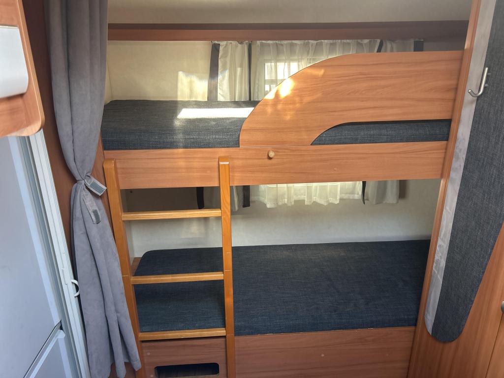 Weinsberg/Knaus 400 LK 2013 ZONNEPANEEL, STAPELBEDDEN, Caravans en Kamperen, Standaardzit, Schokbreker, Bedrijf, 750 - 1000 kg
