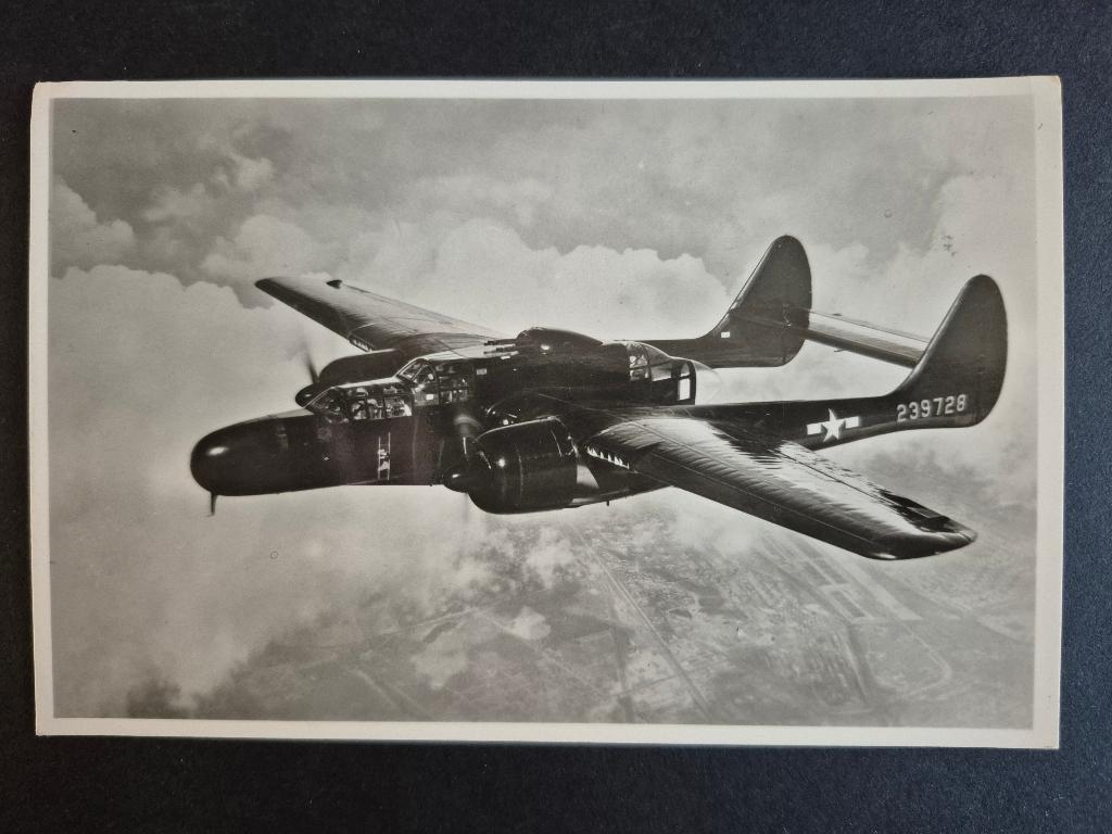 Ansichtkaart met de Northrop F-61 “Black Widow” (A70), Ophalen of Verzenden, Gebruikt, Kaart, Foto of Prent