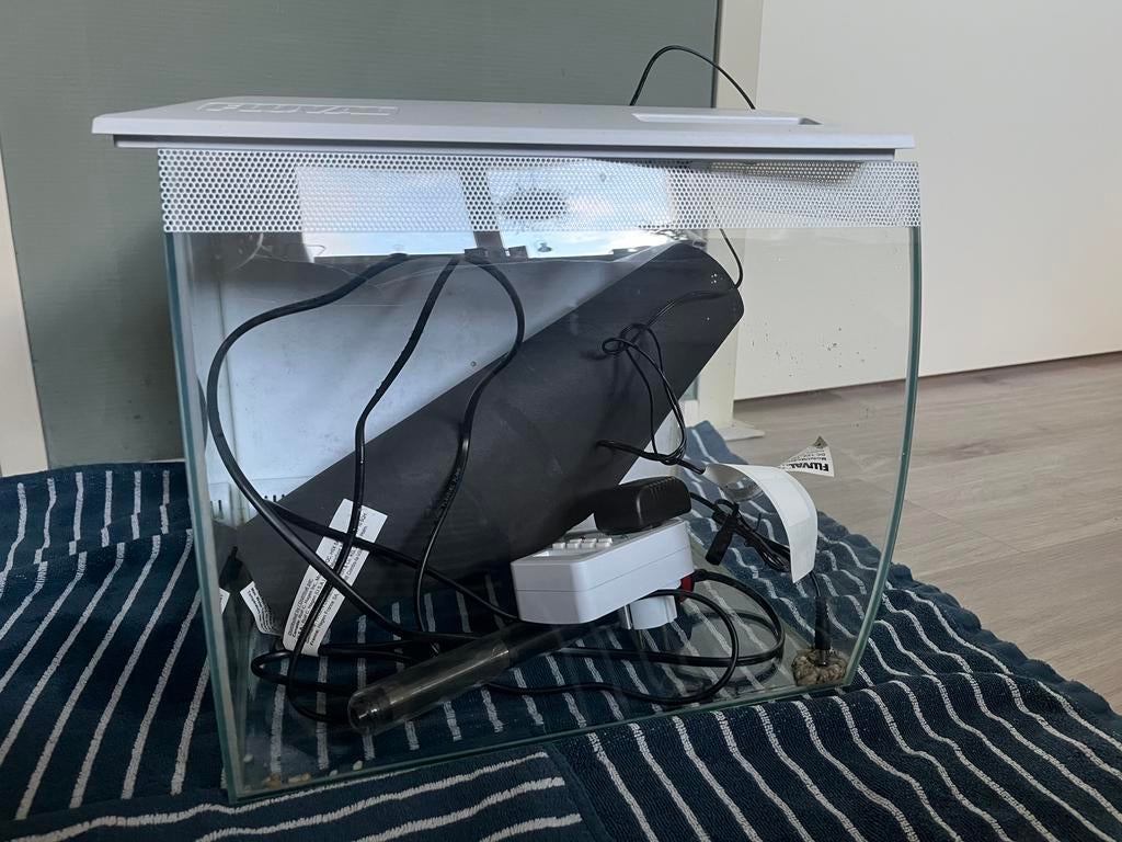Aquarium fluval flex 34L, Ophalen, Zo goed als nieuw, Leeg aquarium