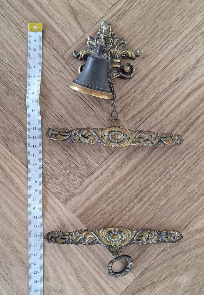 Antieke Muurbel met beslag schellekoord koper, Ophalen of Verzenden, Zo goed als nieuw, Zwart, Overige materialen