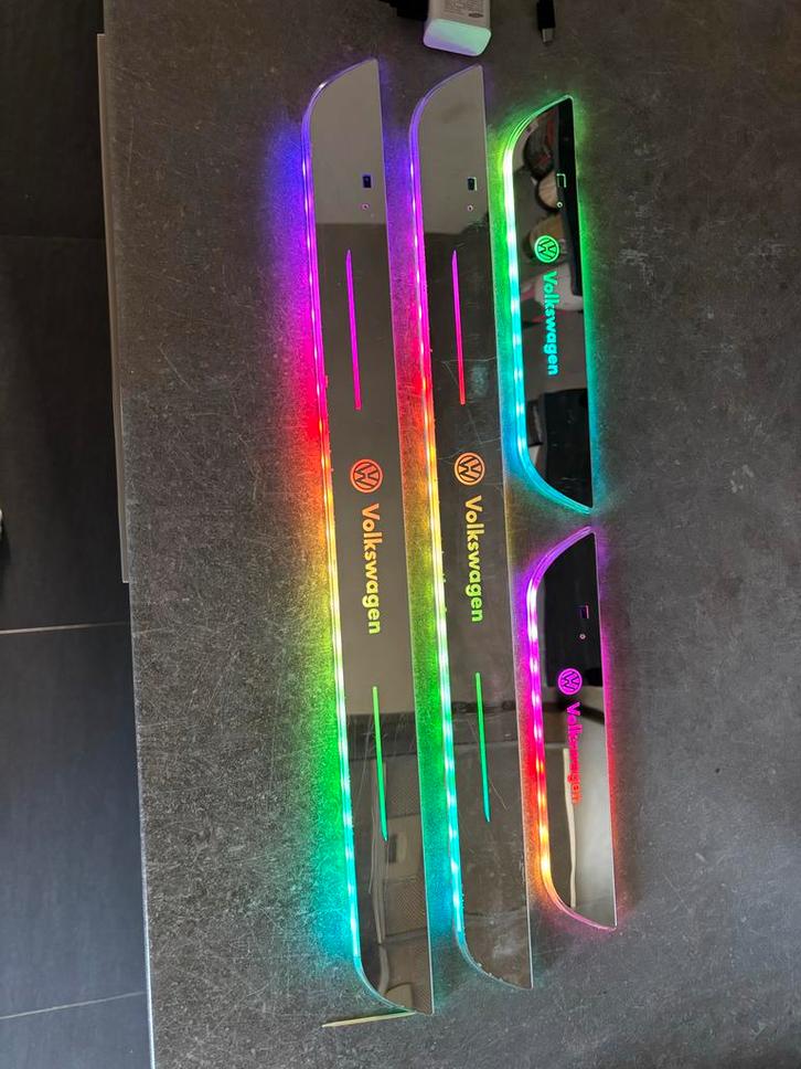 Volkswagen LED instaplijsten - RGB verlichting, Auto-onderdelen, Interieur en Bekleding, Volkswagen, Nieuw, Ophalen