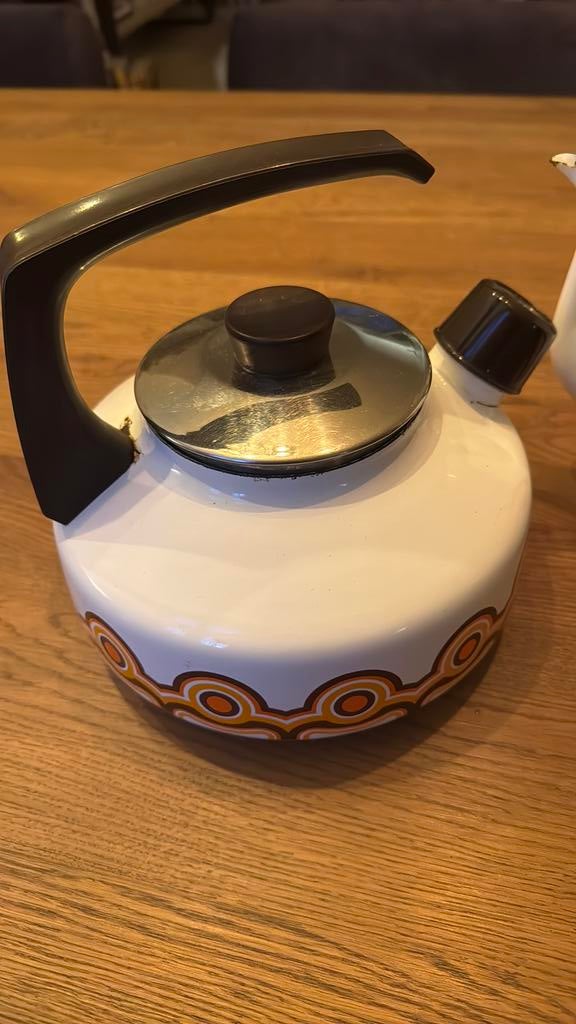 Antieke fluitketel en theekan wit oranje vintage, Ophalen of Verzenden