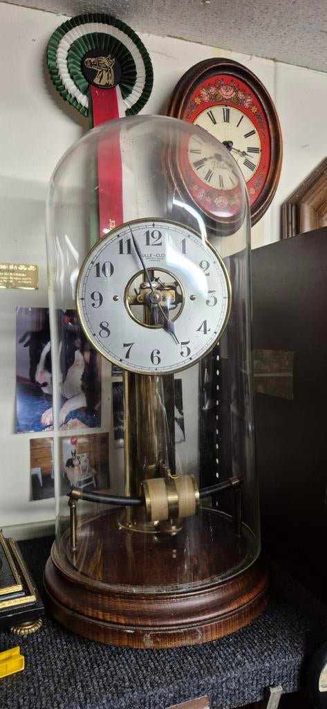 Bulle clock inclusief stolp, Antiek en Kunst, Antiek | Klokken, Ophalen of Verzenden