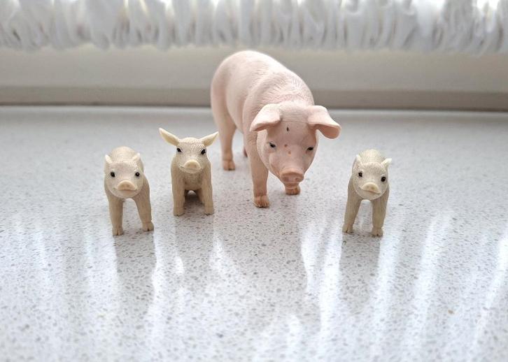 Vintage Schleich varken en biggen, Verzamelen, Dierenverzamelingen, Zo goed als nieuw, Beeldje of Figuurtje, Boerderijdier, Ophalen of Verzenden