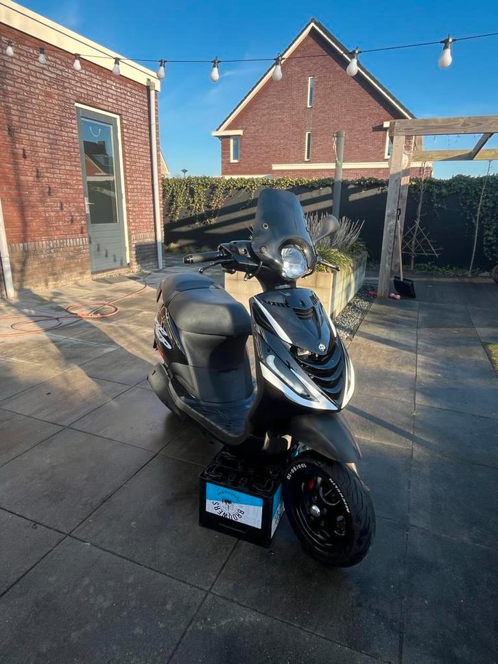 Zip 125cc 4 takt, Fietsen en Brommers, Brommeronderdelen | Scooters, Gebruikt, Piaggio, Overige typen, Ophalen