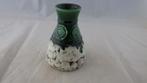 mooie vaas in groen en lichte kleur, Gebruikt, Aardewerk of Porselein, Ophalen of Verzenden, Minder dan 50 cm
