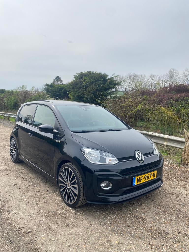 Volkswagen up! 1.0 R-Line TSI 90PK  Pano Clima Camera Uniek, Auto's, Volkswagen, Voorwielaandrijving, USB, Leder en Stof, Origineel Nederlands