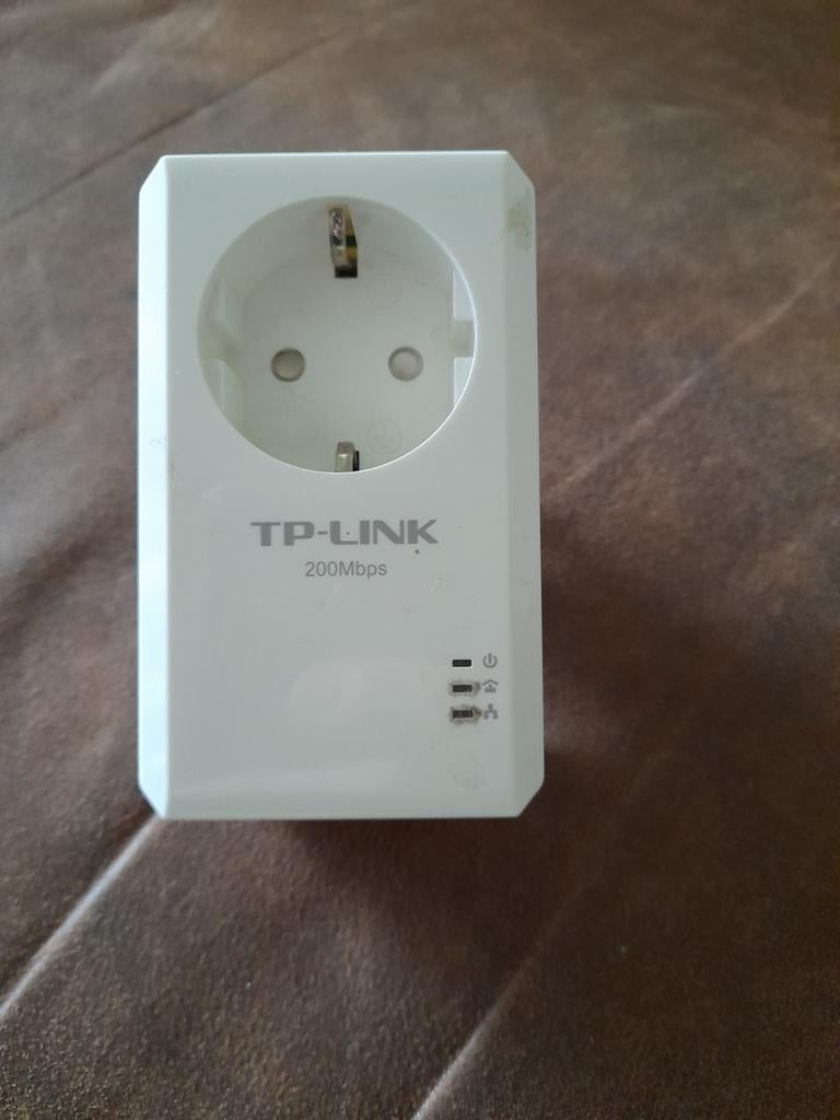 TP-Link AV200 Powerline Adapter met AC Pass-through, Computers en Software, Powerlines, Gebruikt, Ophalen of Verzenden