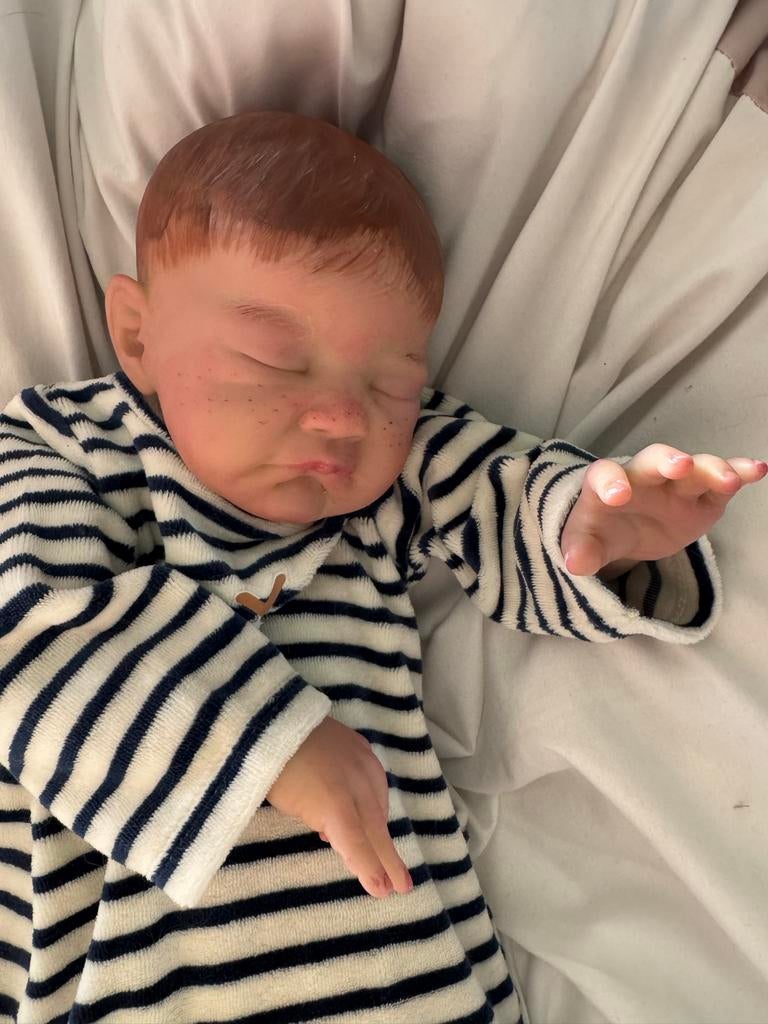 Reborn baby August, Ophalen of Verzenden, Zo goed als nieuw, Babypop