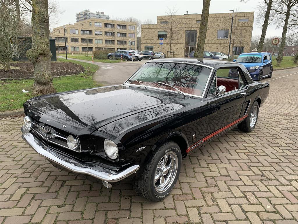 Ford Mustang v8 automaat WE HEBBEN NOG DIVERSE MUSTANGS OP V, Auto's, Automaat, Metallic lak, Gebruikt, 8 cilinders