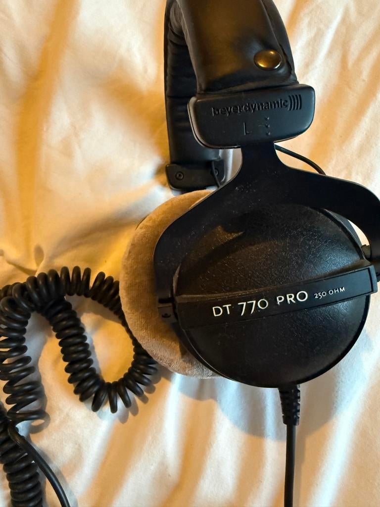 Beyerdynamic DT 770 PRO 250 Ohm Koptelefoon - ALS NIEUW, Audio, Tv en Foto, Ophalen, Zo goed als nieuw, Over oor (circumaural)