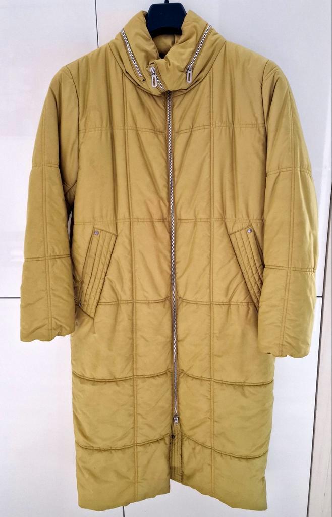 Elema lange winterjas geel / mosterd met capuchon – maat S, Kleding | Dames, Jassen | Winter, Gedragen, Geel, Ophalen of Verzenden