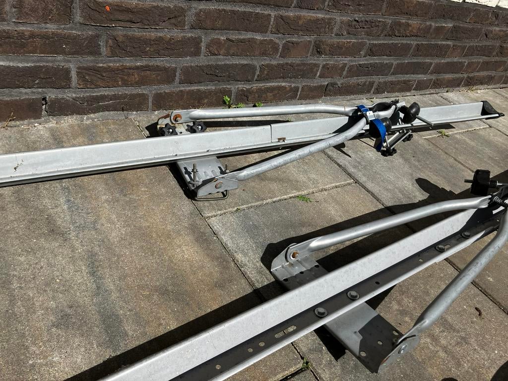 2 fiets dakdragers voor bevestiging dakrails of imperiaal, Auto diversen, Dakdragers, Ophalen, Gebruikt