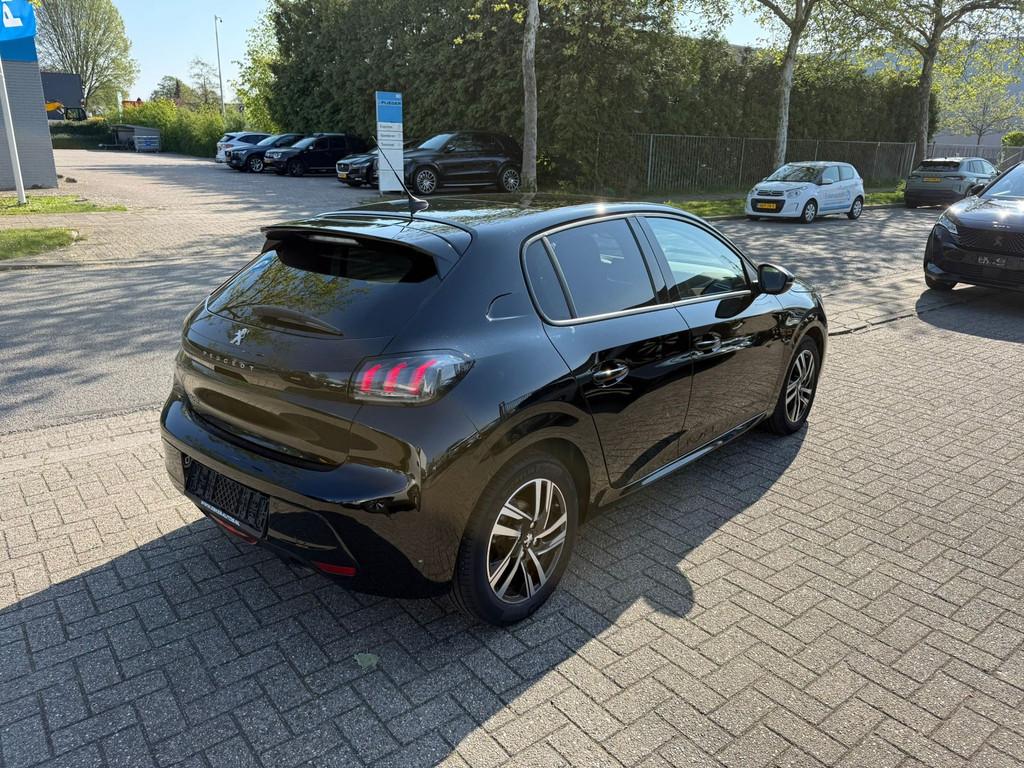 Peugeot 208 1.2 PureTech Allure, Panodak, Navi Dealer auto, Auto's, Peugeot, Voorwielaandrijving, 101 pk, Gebruikt, Leder en Stof