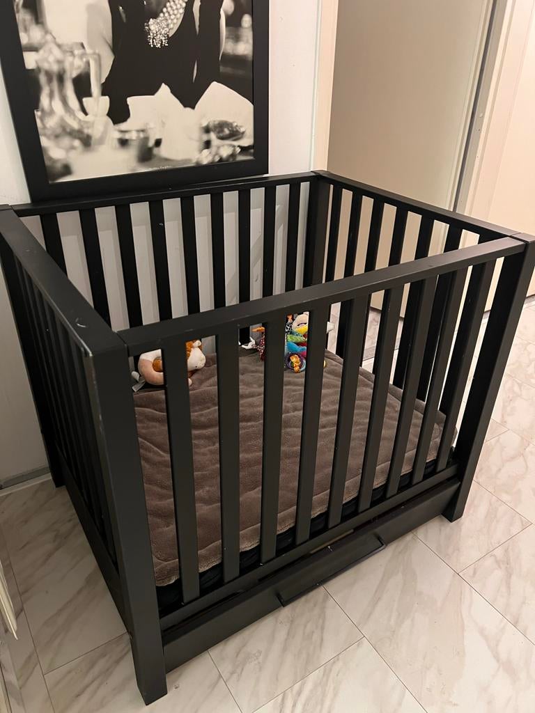 Zwarte baby box met lade - Veiligheid en comfort, Ophalen, Gebruikt, Vierkant, Lade