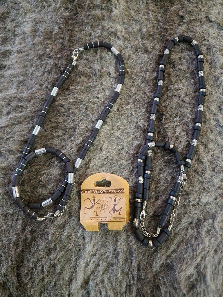 2 kettingen, Ophalen of Verzenden, Zo goed als nieuw, Overige kleuren, Overige materialen