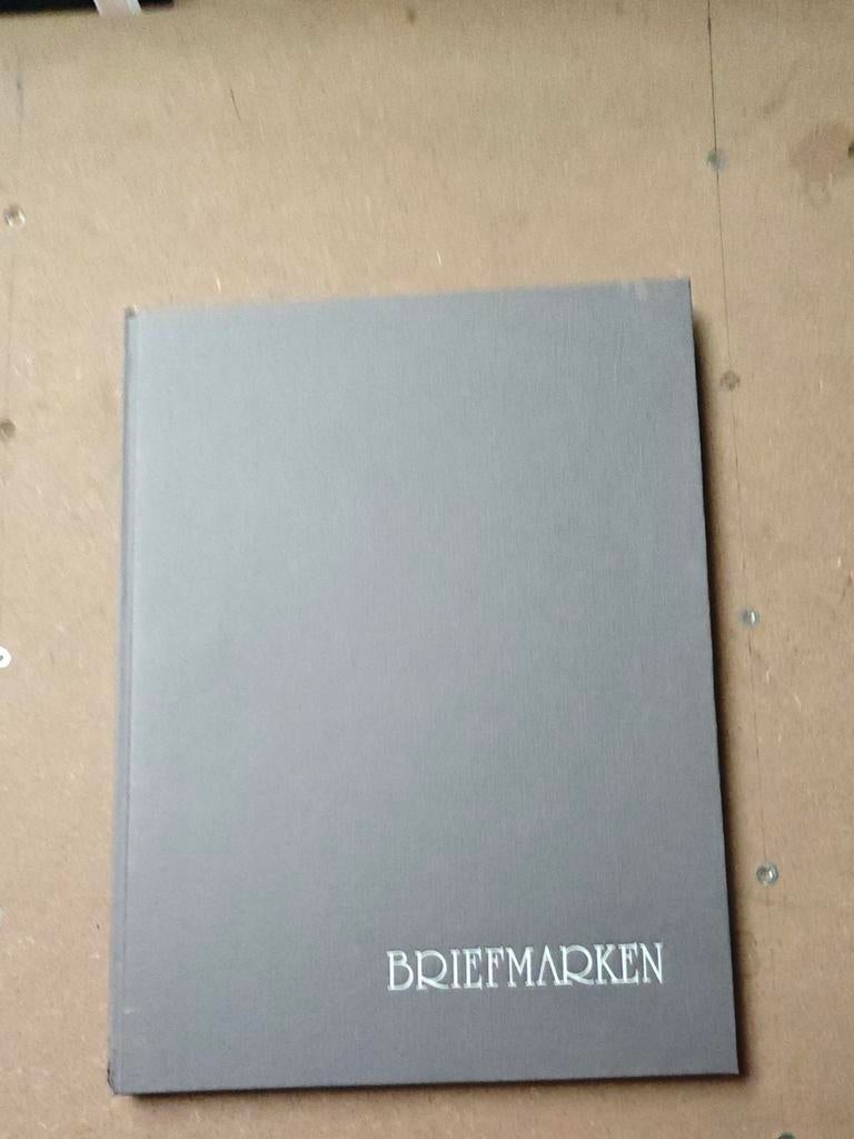 Verzameling Buitenlandse Postzegels in Album, Ophalen, Buitenland
