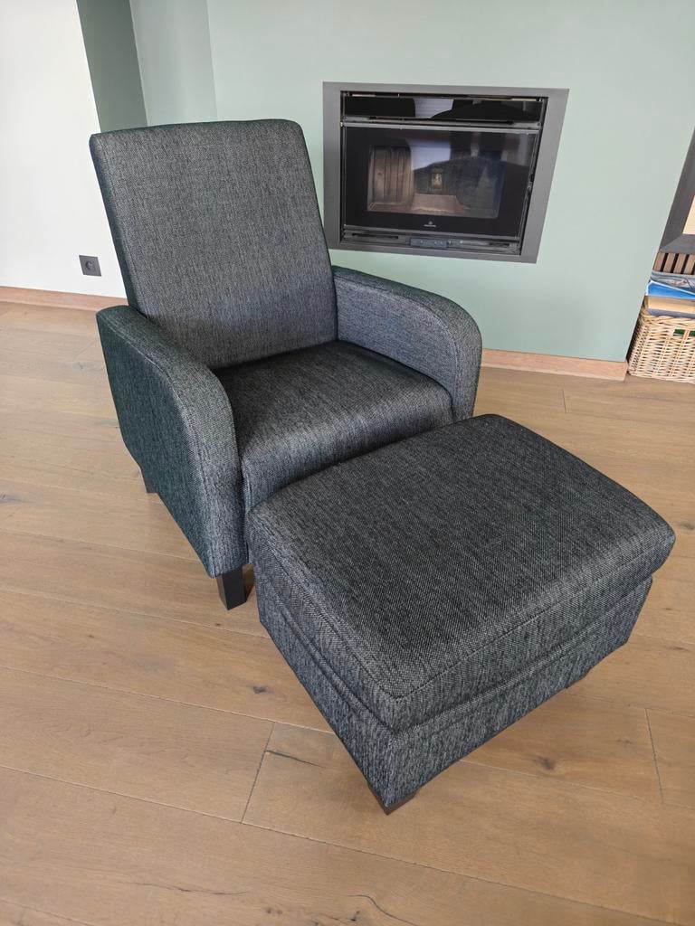 Donkergrijze fauteuil met voetenbank, Huis en Inrichting, Fauteuils, Ophalen, Zo goed als nieuw, 75 tot 100 cm, 50 tot 75 cm